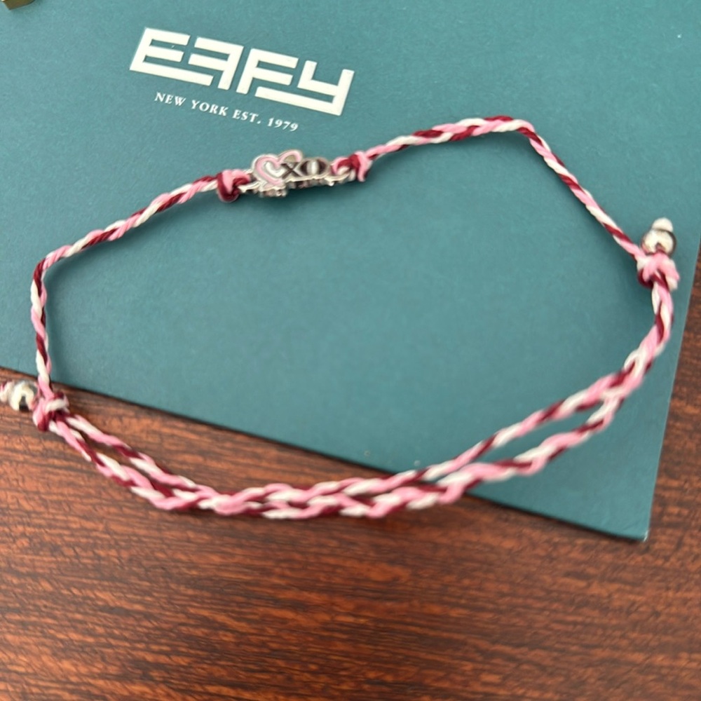 Charm Bracelet that adjusts Beautiful Brand New Never Worn